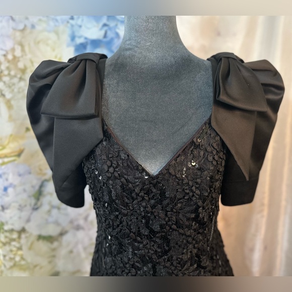 Elegant VTG Black Lace Sequin Dress Union Made satin Bows & Puff sleeves 80’s - Picture 2 of 16
